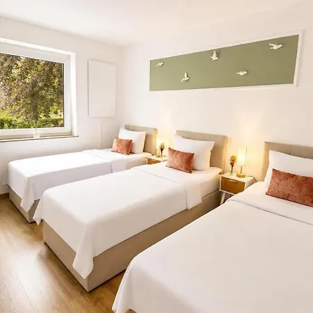 Apartment Modernes Mit Großem Balkon *