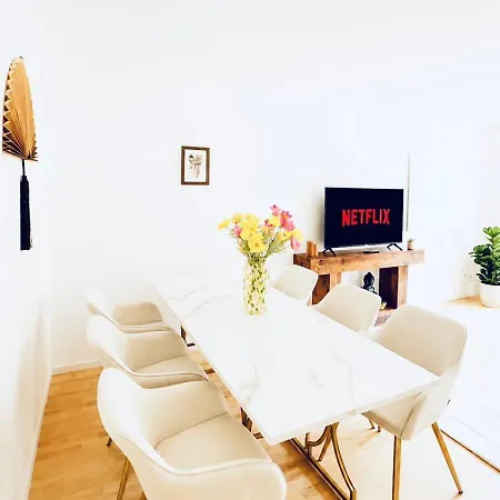 Modernes Mit Großem Balkon *