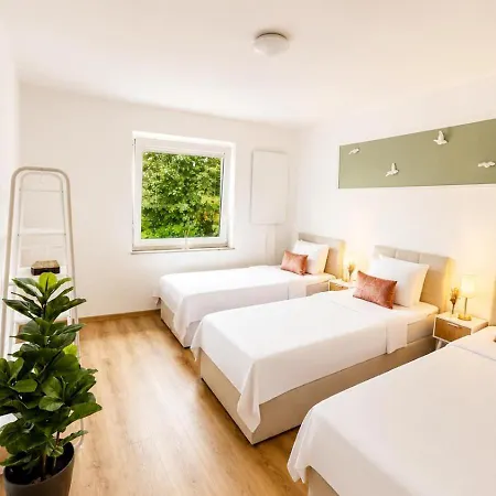 Modernes Mit Großem Balkon Apartment